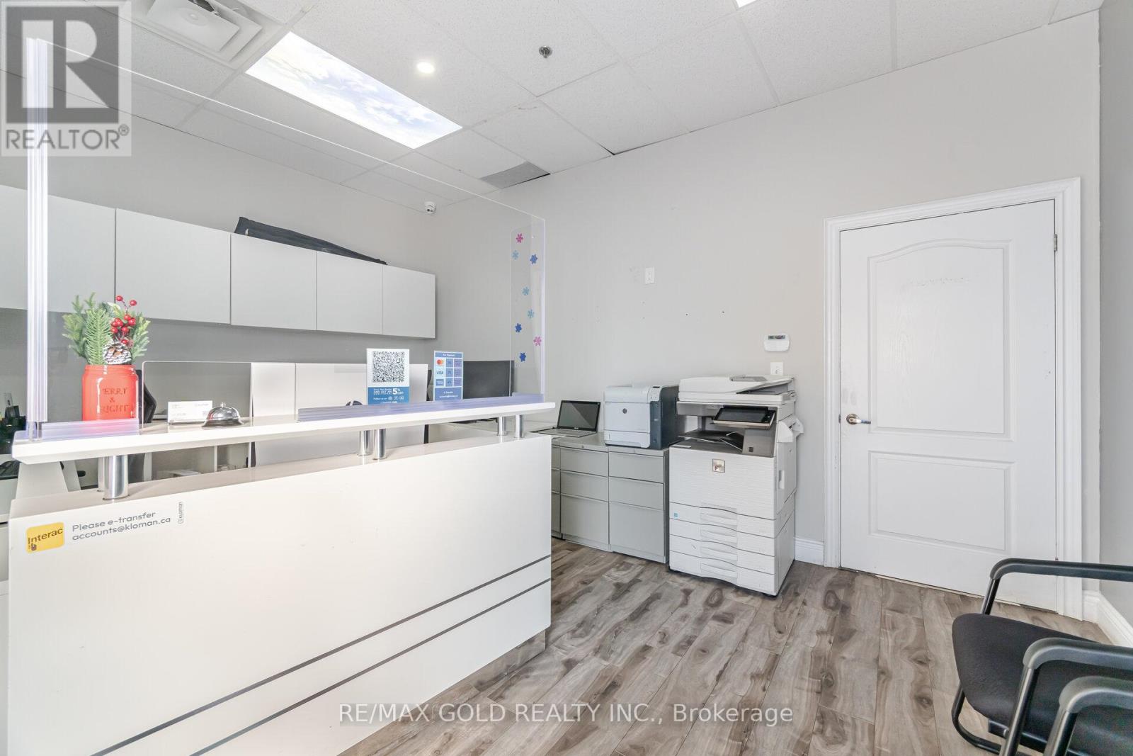 #26 - 2074 Steeles Avenue Property Photo 23