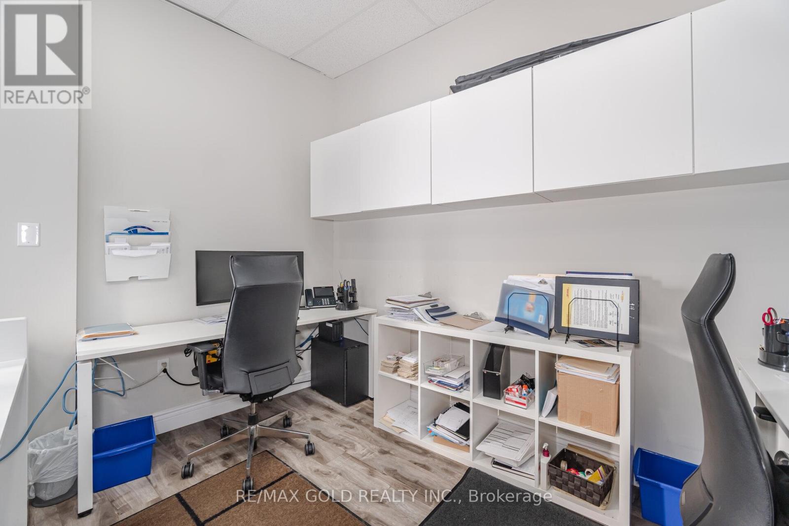 #26 - 2074 Steeles Avenue Property Photo 24