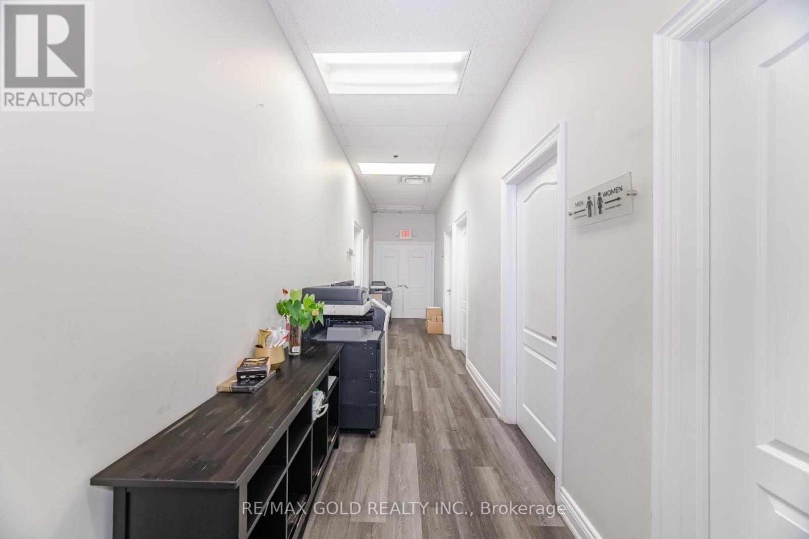 #26 - 2074 Steeles Avenue Property Photo 26