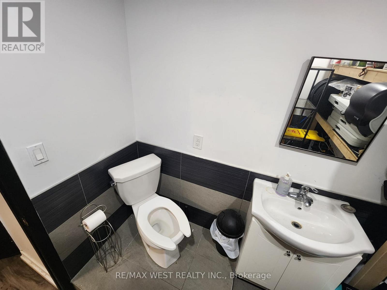 31 - 2737 Keele Street Property Photo 19
