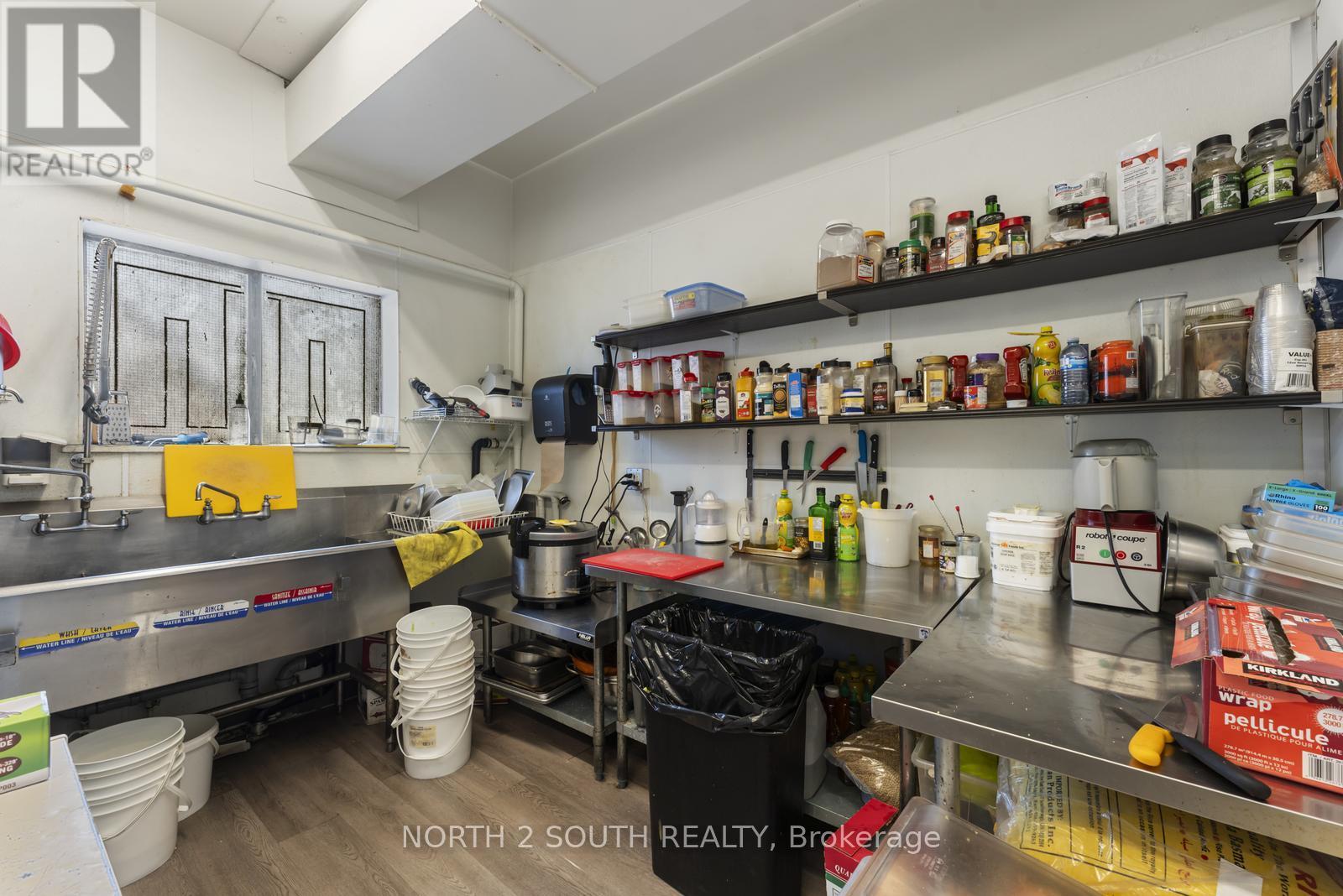 1176 The Queensway Property Photo 13