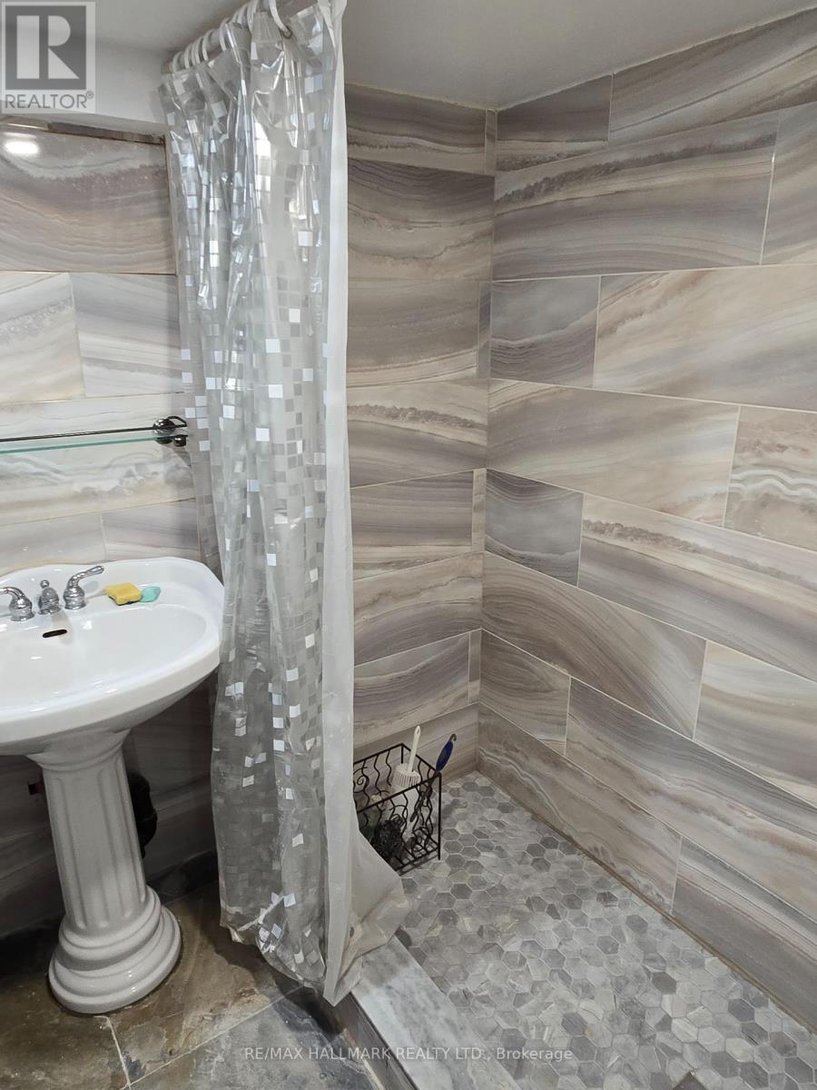 Main - 1752 St. Clair Avenue W Property Photo 12