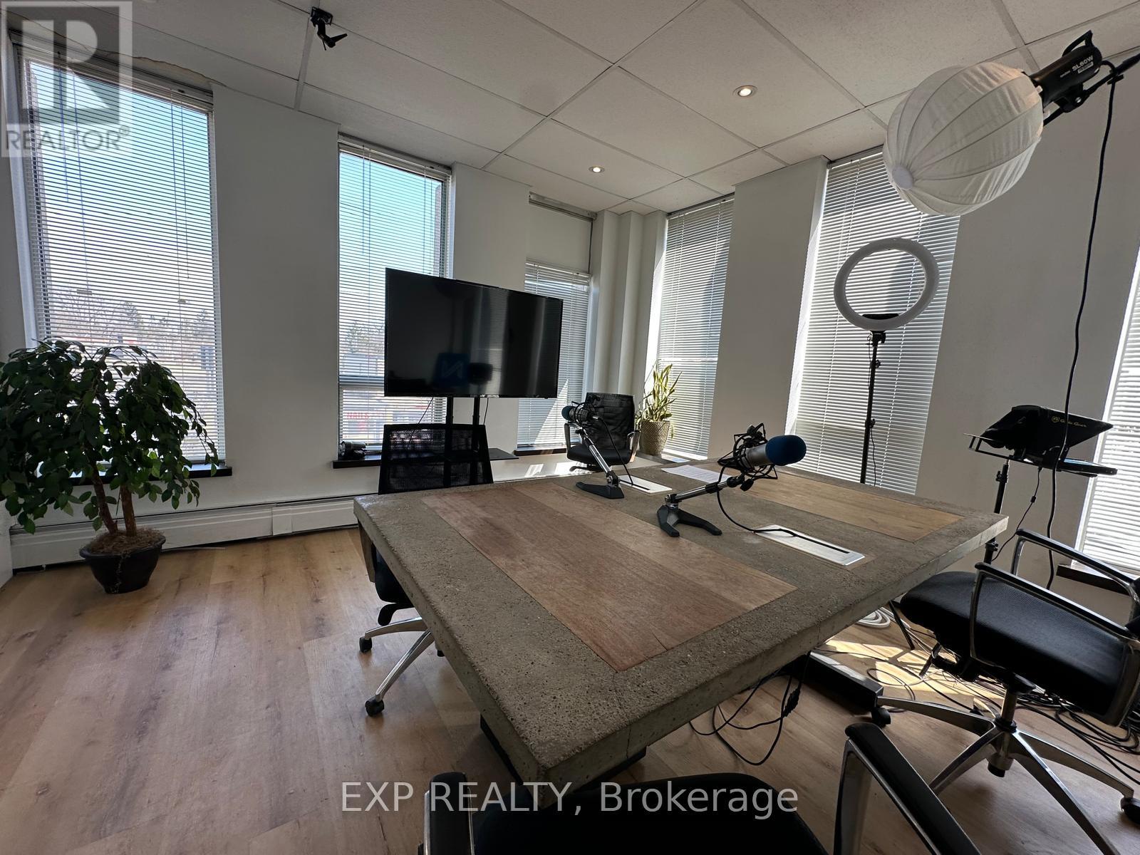 200 - 534 Brant Street Property Photo 4