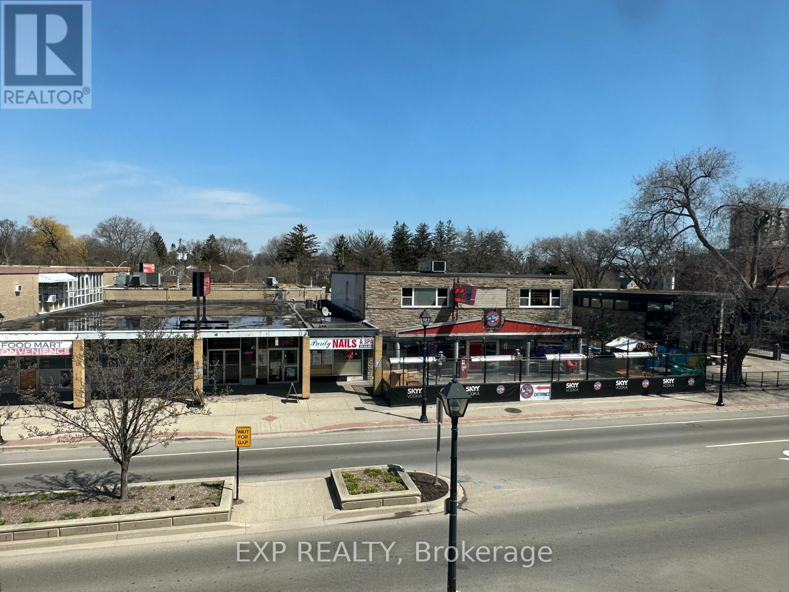 200 - 534 Brant Street Property Photo 9