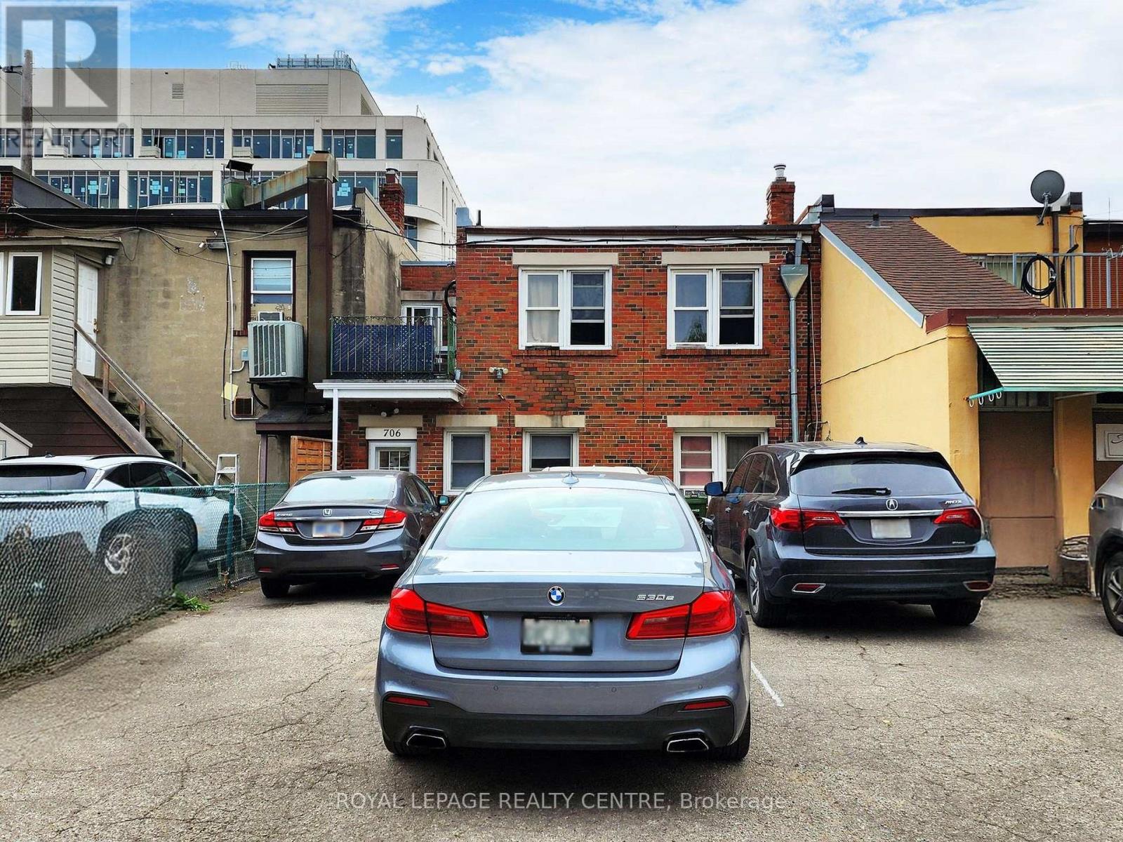 706 The Queensway Property Photo 17