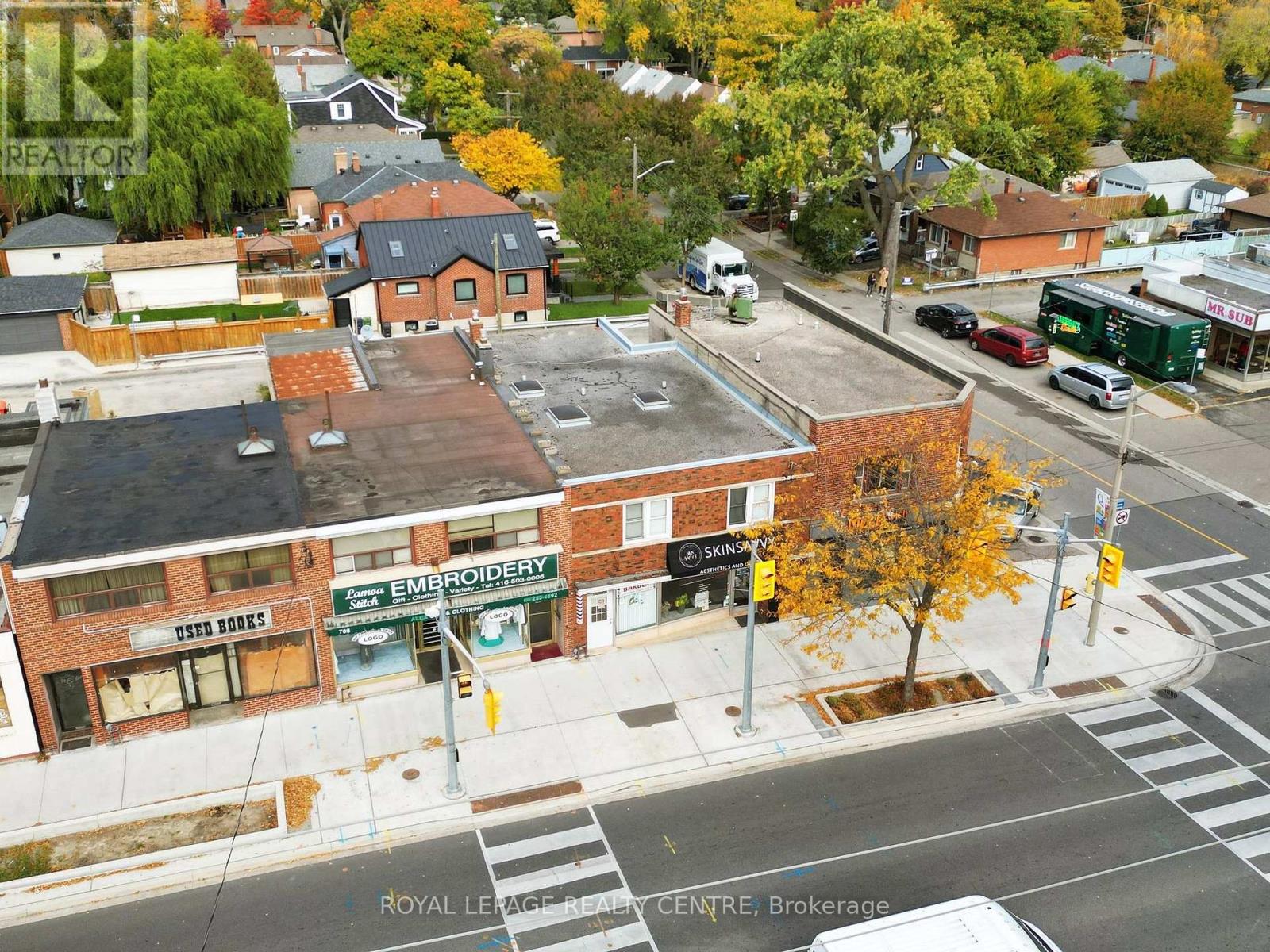 706 The Queensway Property Photo 23