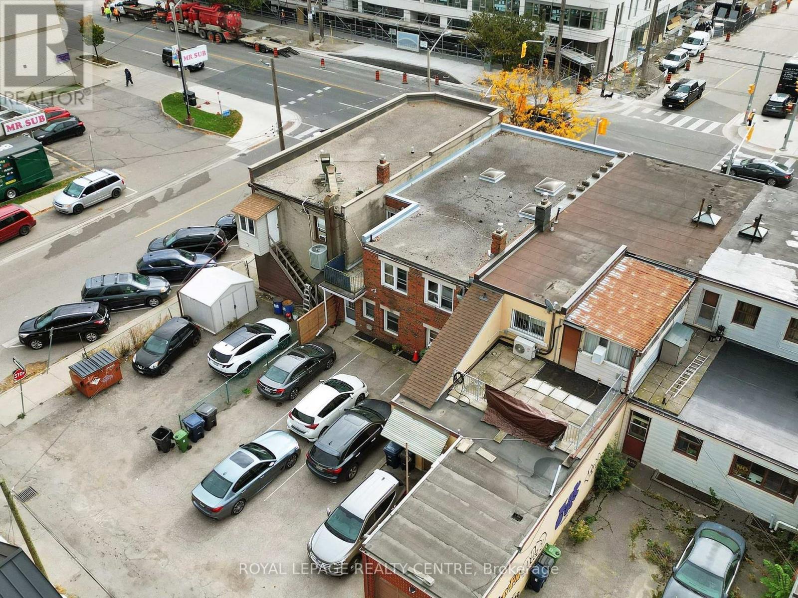 706 The Queensway Property Photo 26