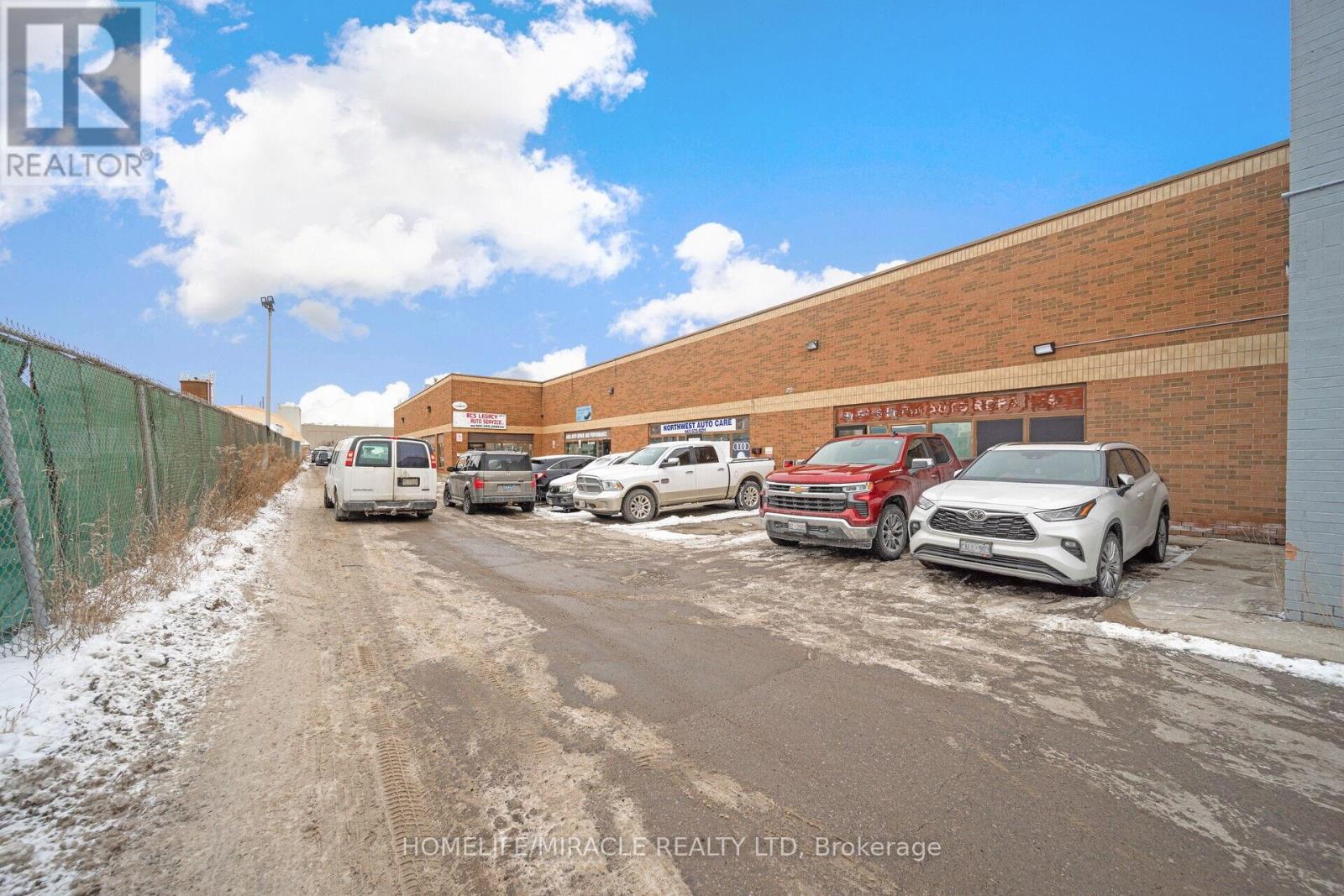 5 - 116 Orenda Road Property Photo 1
