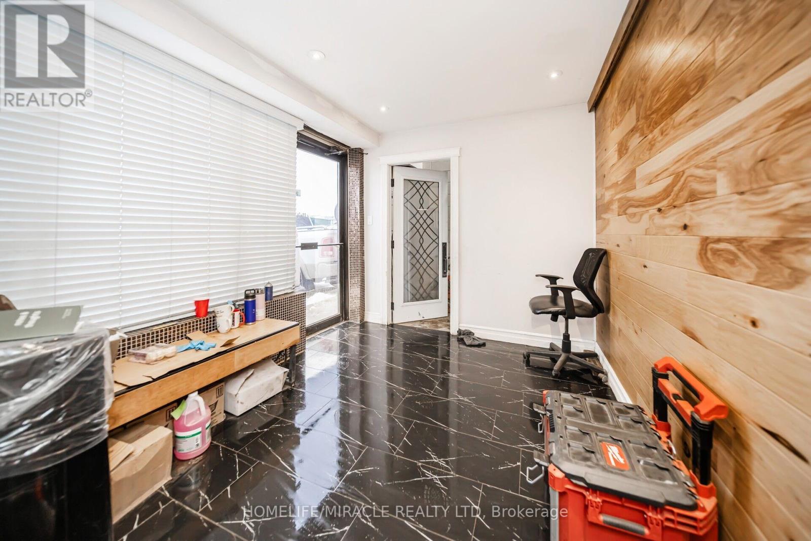 5 - 116 Orenda Road Property Photo 11