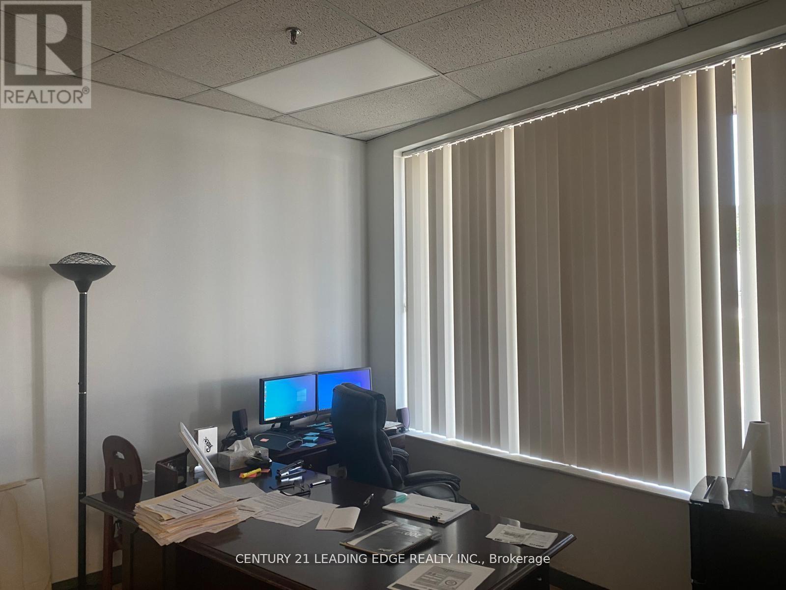 12 - 401 Traders Boulevard E Property Photo 3