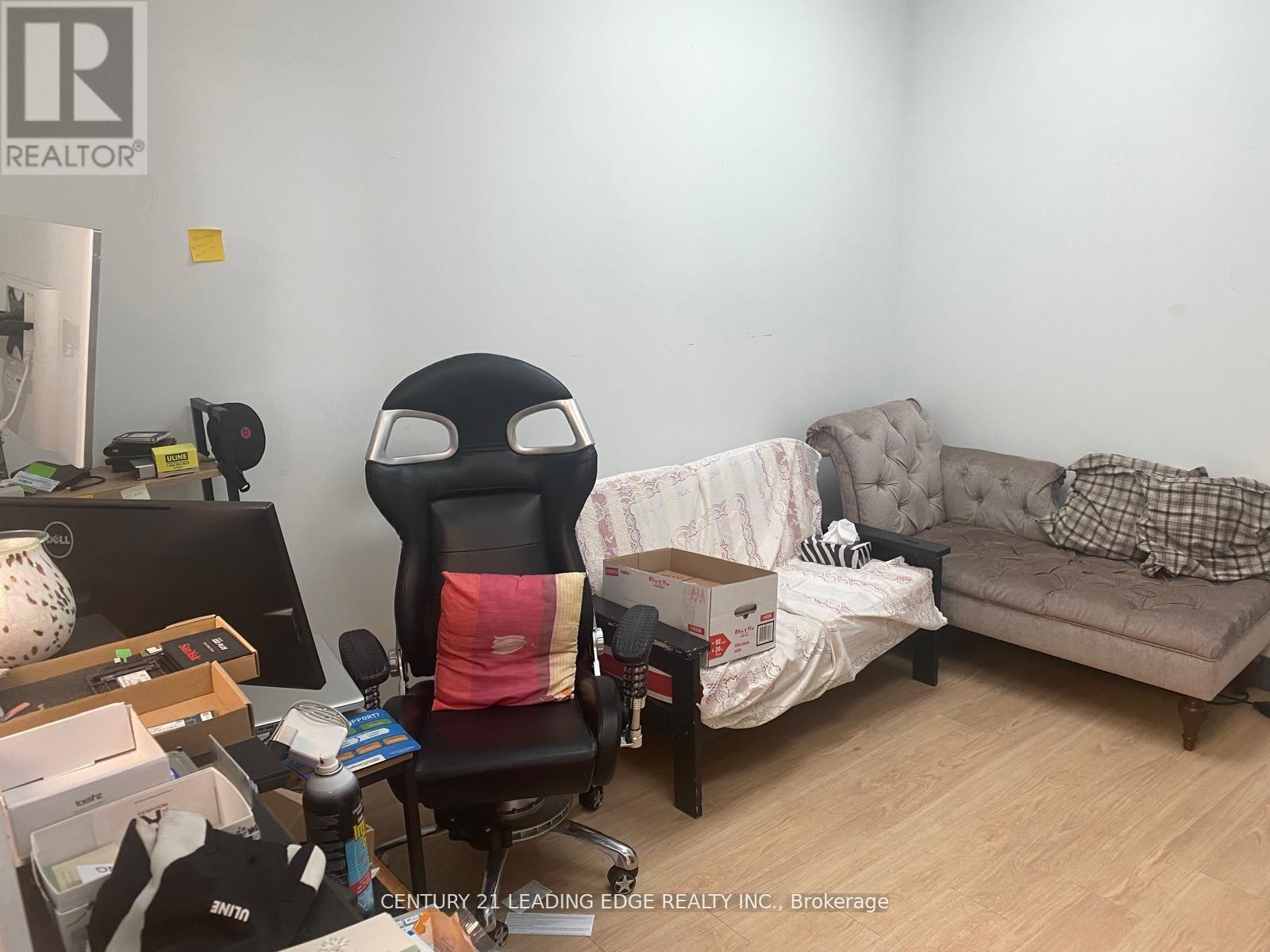 12 - 401 Traders Boulevard E Property Photo 6