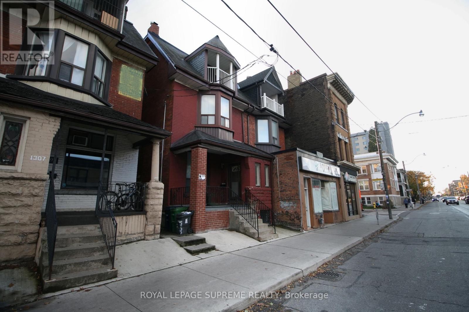 1309 King Street W Property Photo 2
