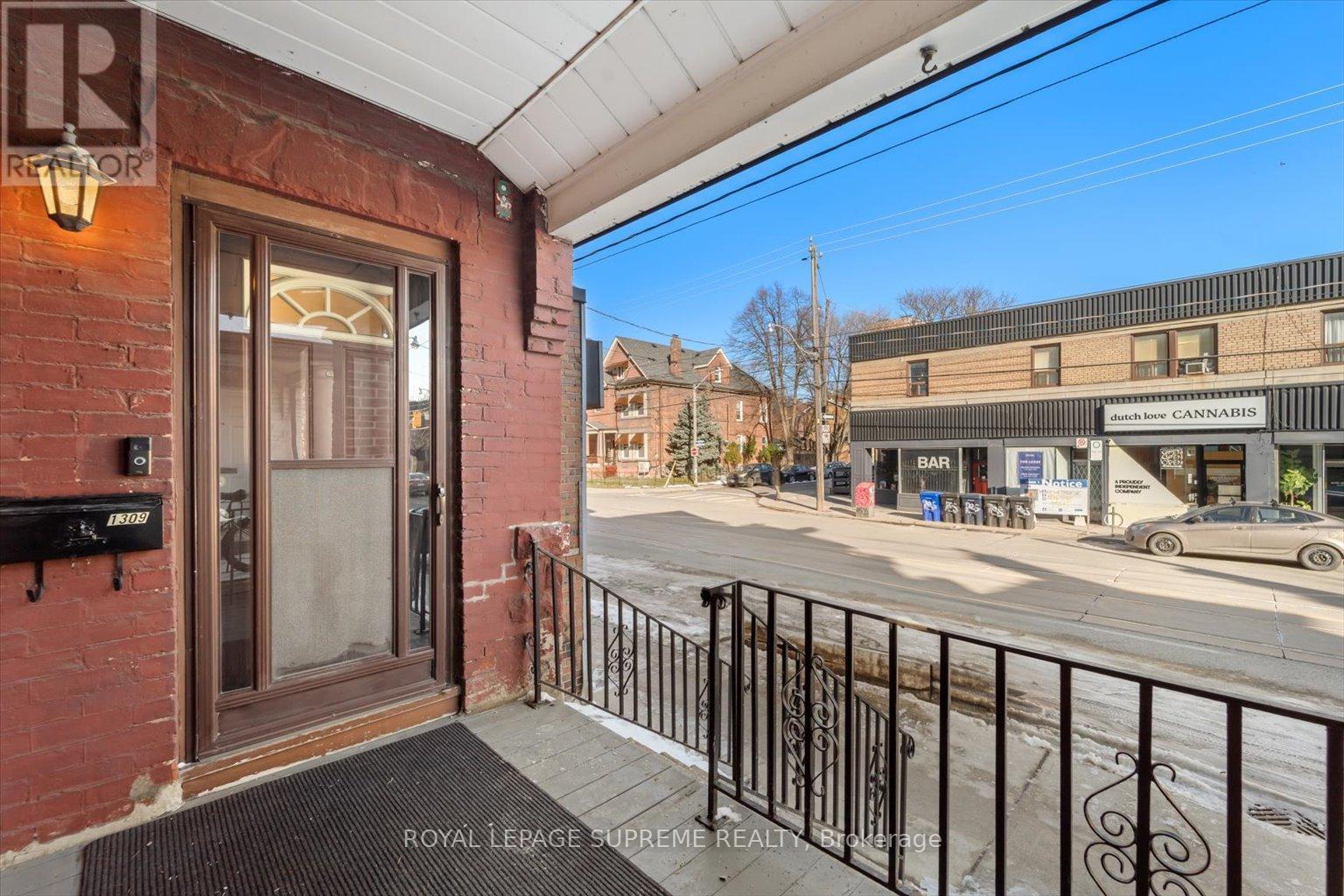 1309 King Street W Property Photo 6