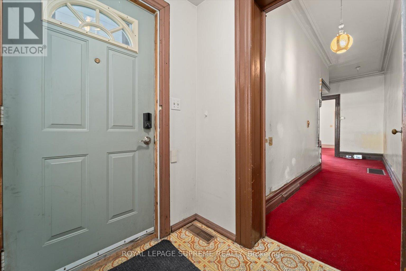 1309 King Street W Property Photo 8