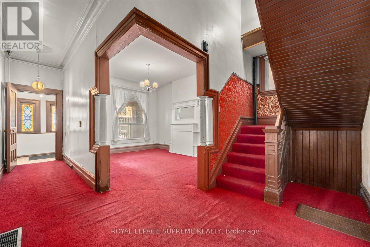 1309 King Street W Property Photo 11
