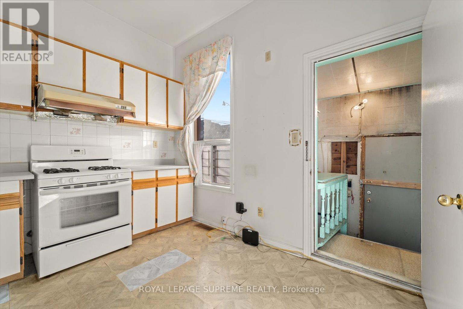1309 King Street W Property Photo 18