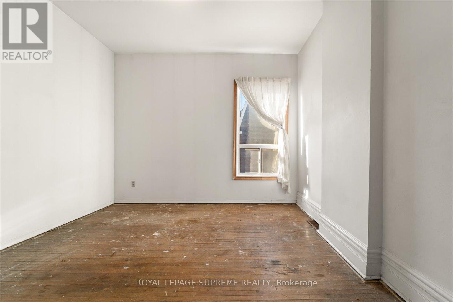 1309 King Street W Property Photo 23