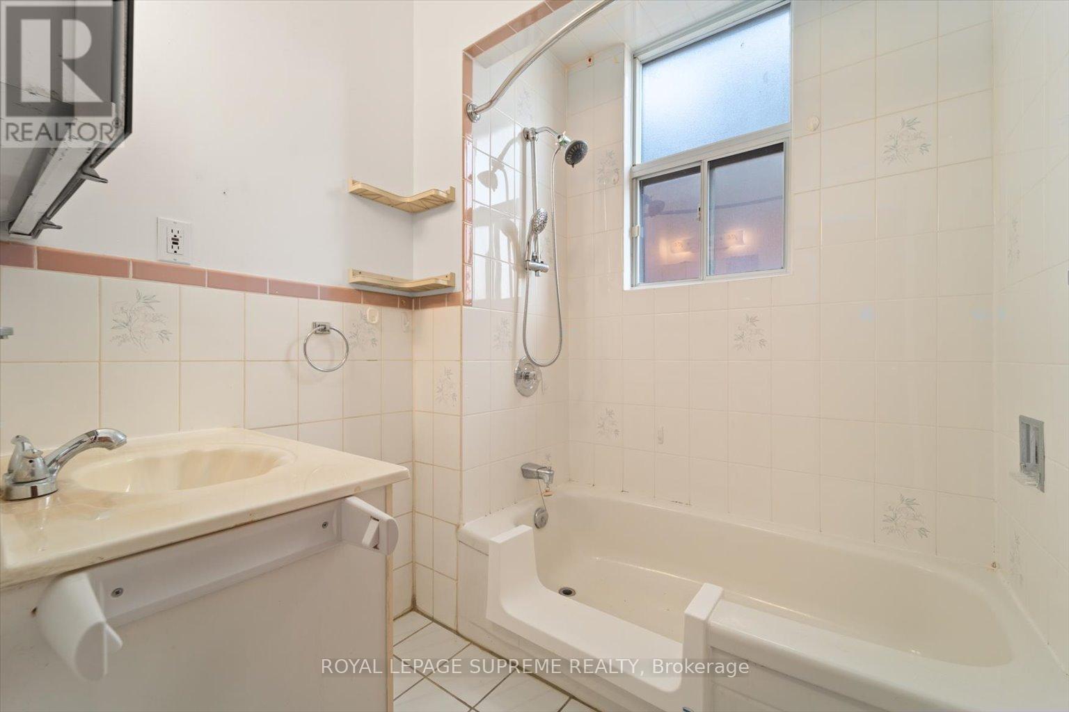 1309 King Street W Property Photo 26