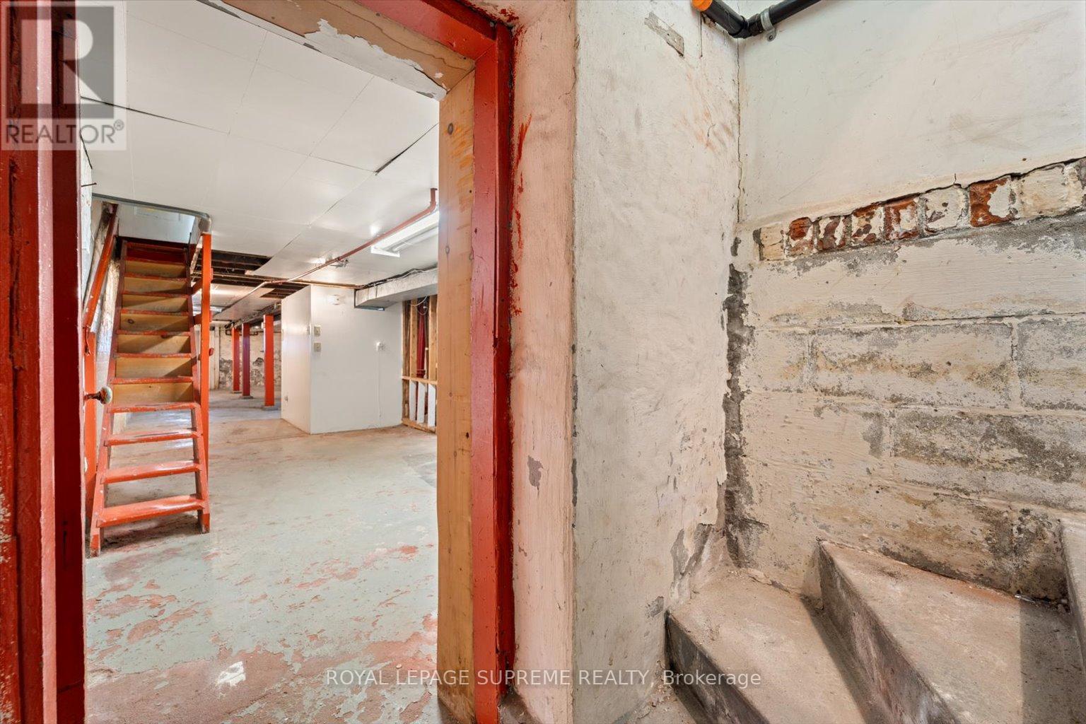 1309 King Street W Property Photo 32
