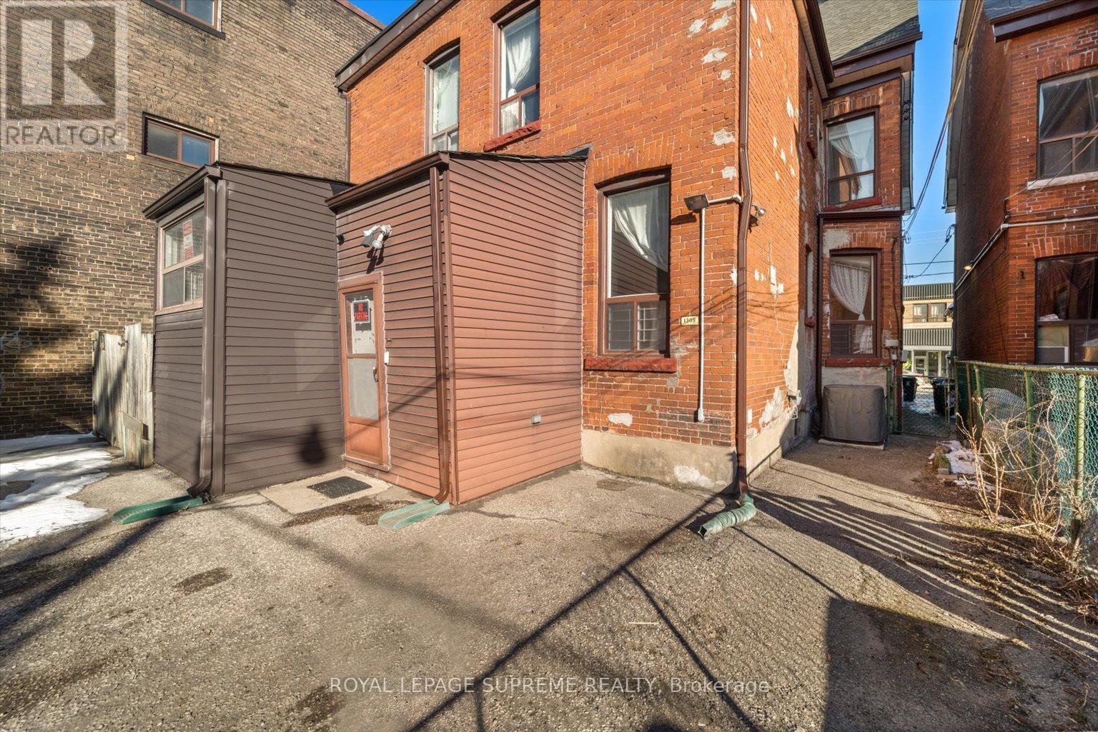 1309 King Street W Property Photo 39