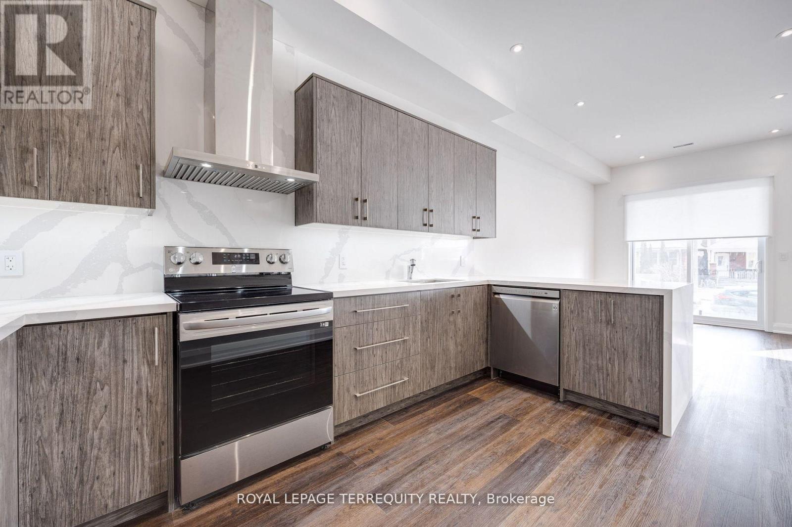4 - 80 HOLWOOD AVENUE Property Photo 1