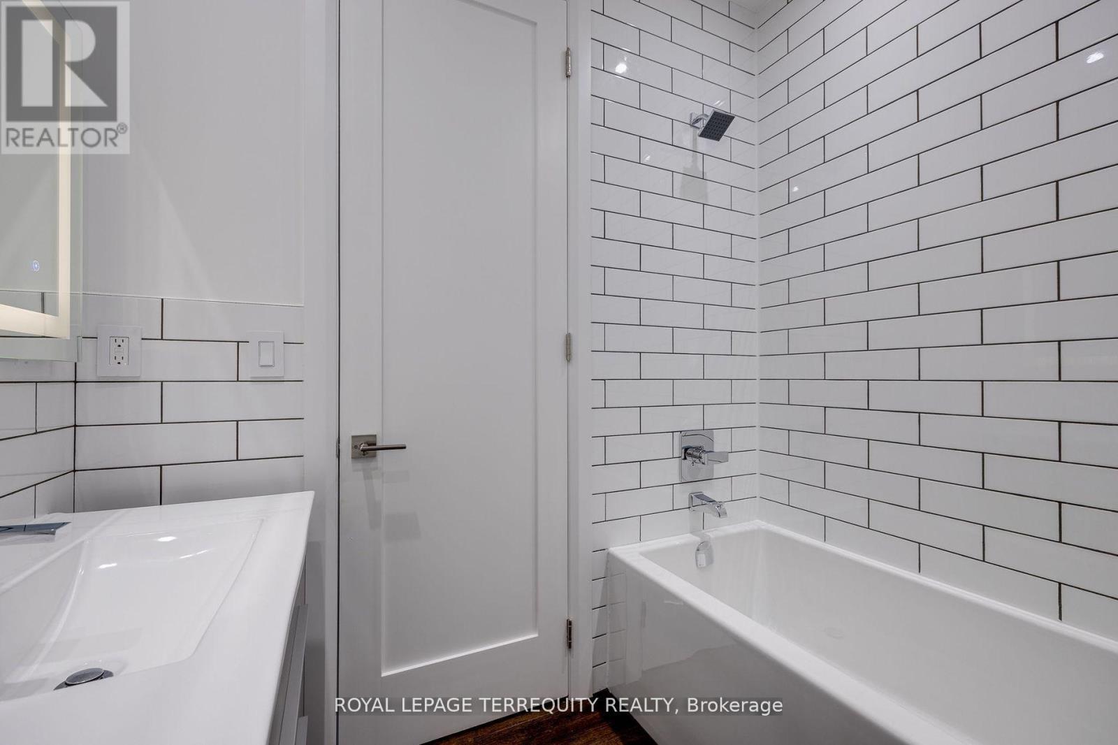 4 - 80 Holwood Avenue Property Photo 16