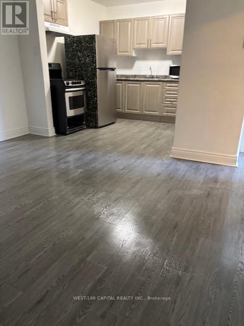 4 - 2544 Eglinton Avenue W Property Photo 4