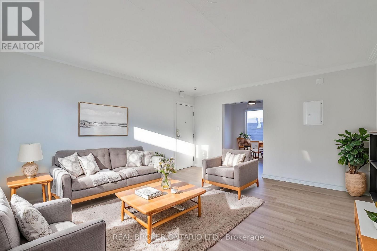 4 - 32 VANEVERY STREET Property Photo 1