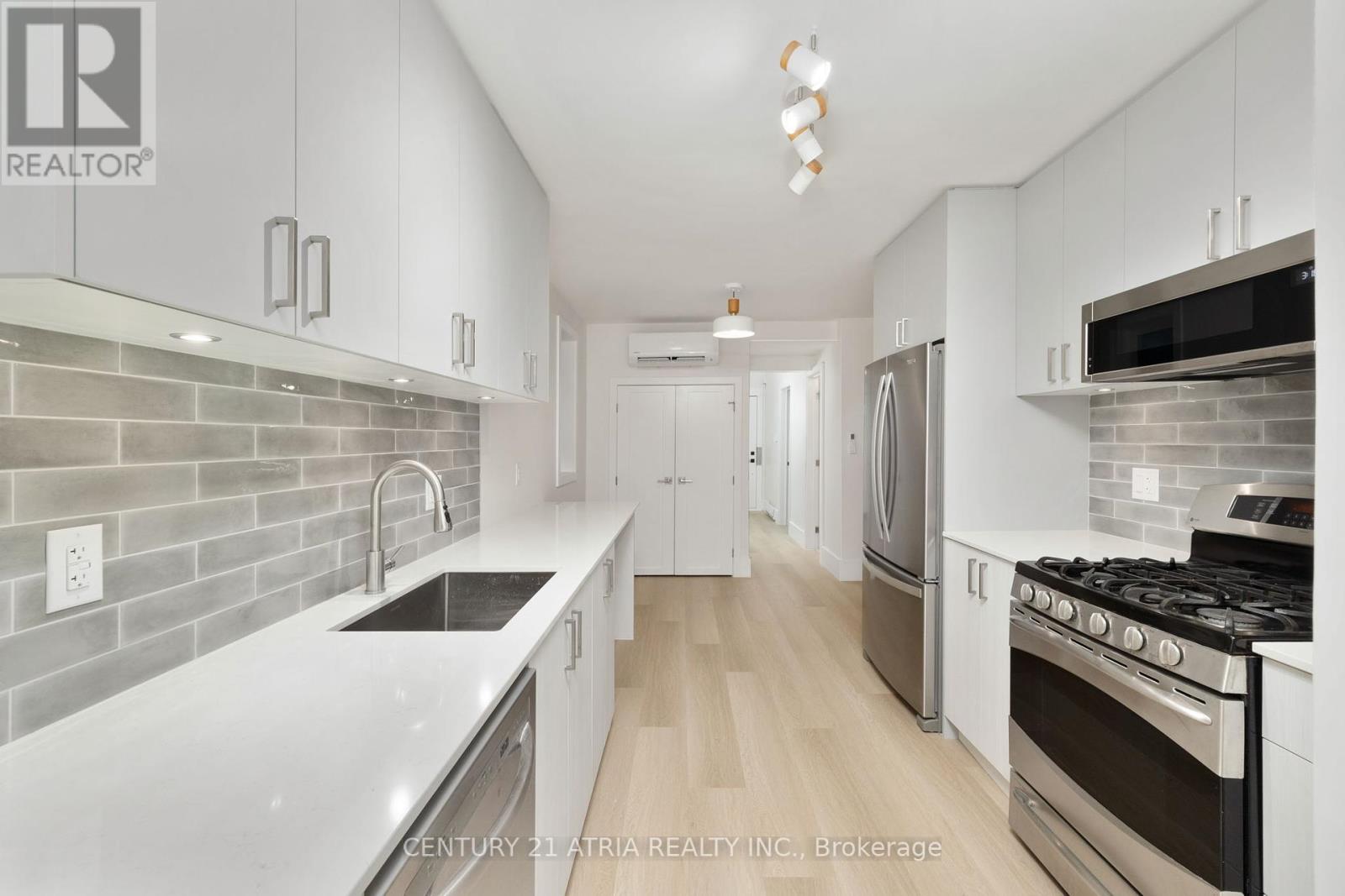 Main - 451 Lansdowne Avenue Property Photo 16