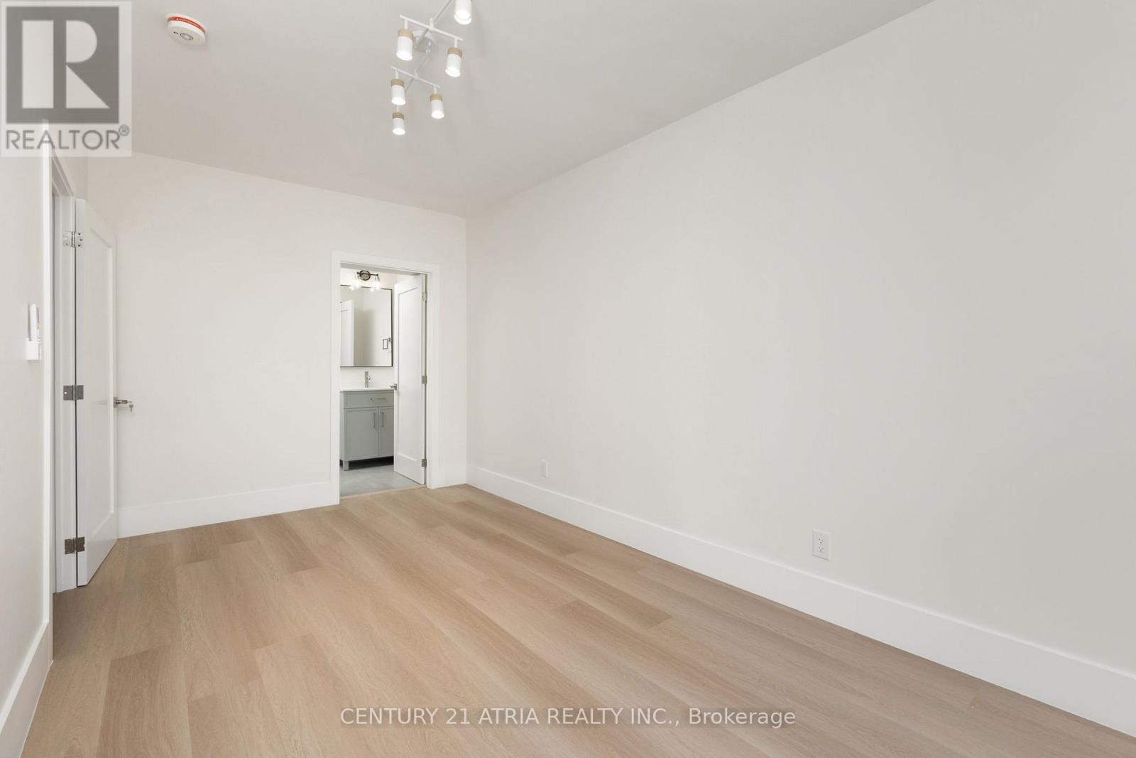 Main - 451 Lansdowne Avenue Property Photo 22