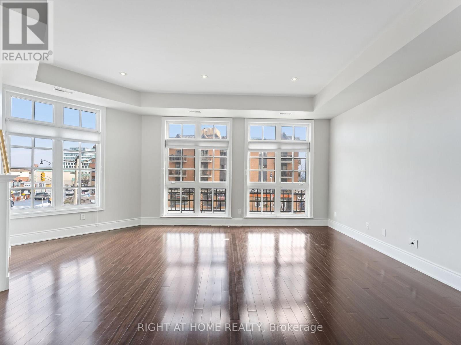 8 - 120 Bronte Road Property Photo 5