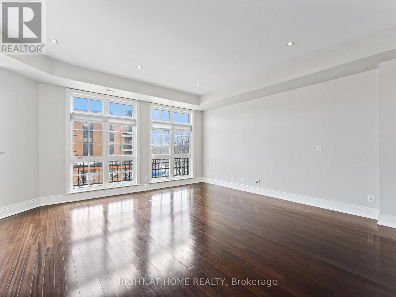 8 - 120 Bronte Road Property Photo 6