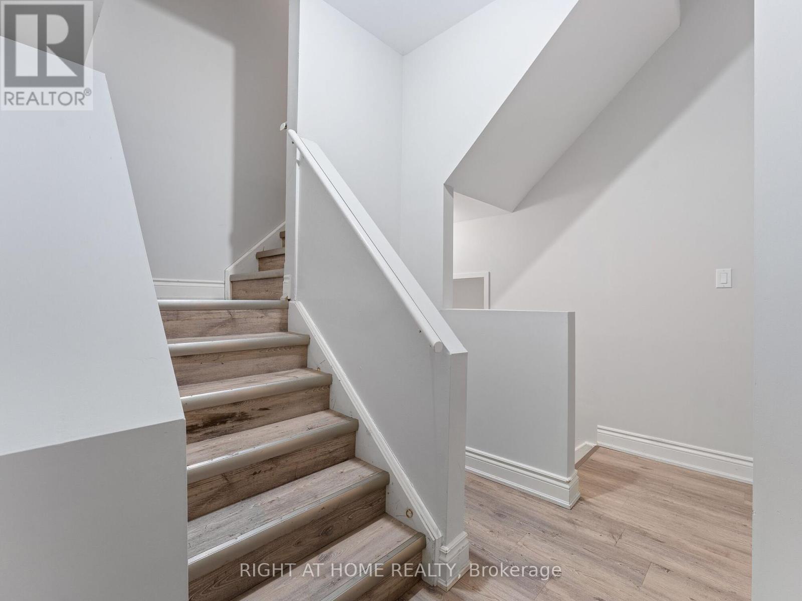 8 - 120 Bronte Road Property Photo 21