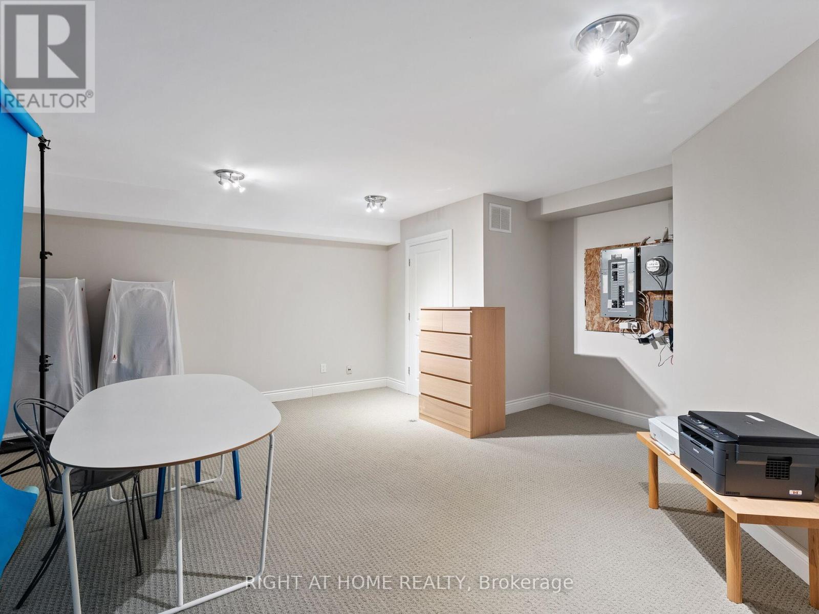 8 - 120 Bronte Road Property Photo 22