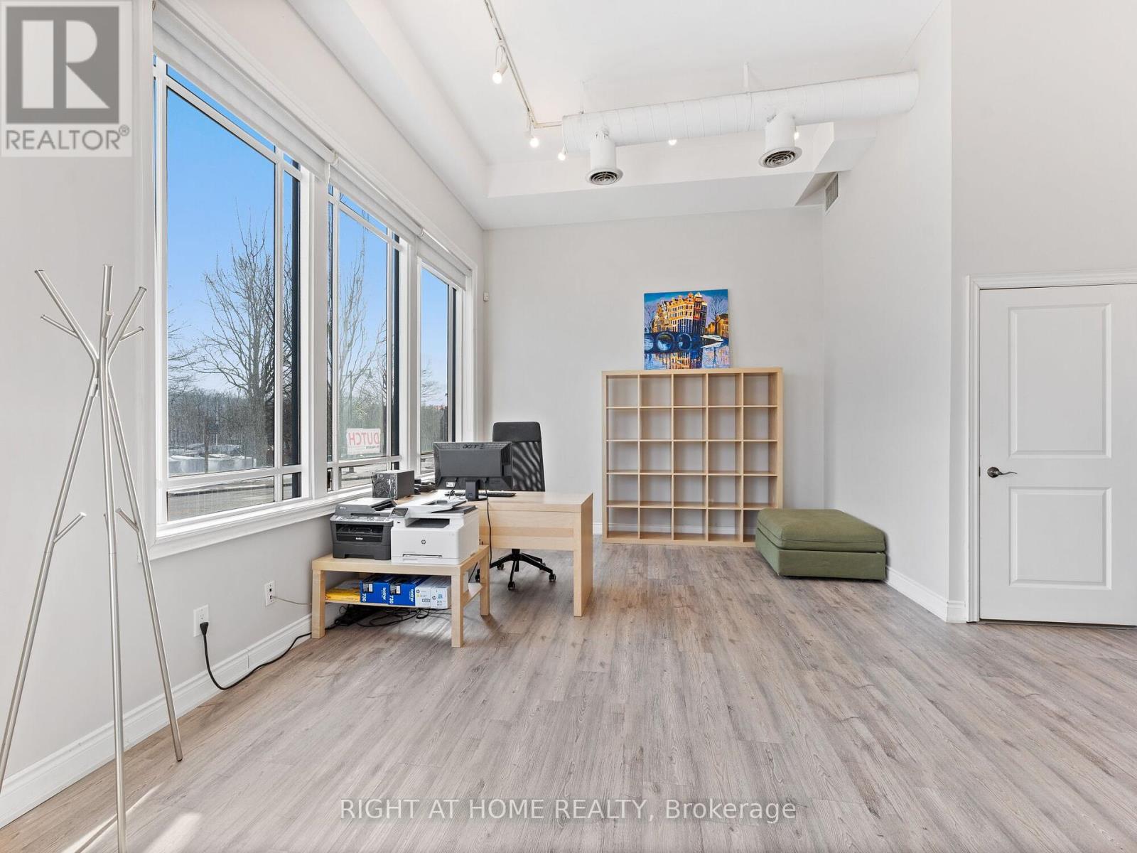 8 - 120 Bronte Road Property Photo 28