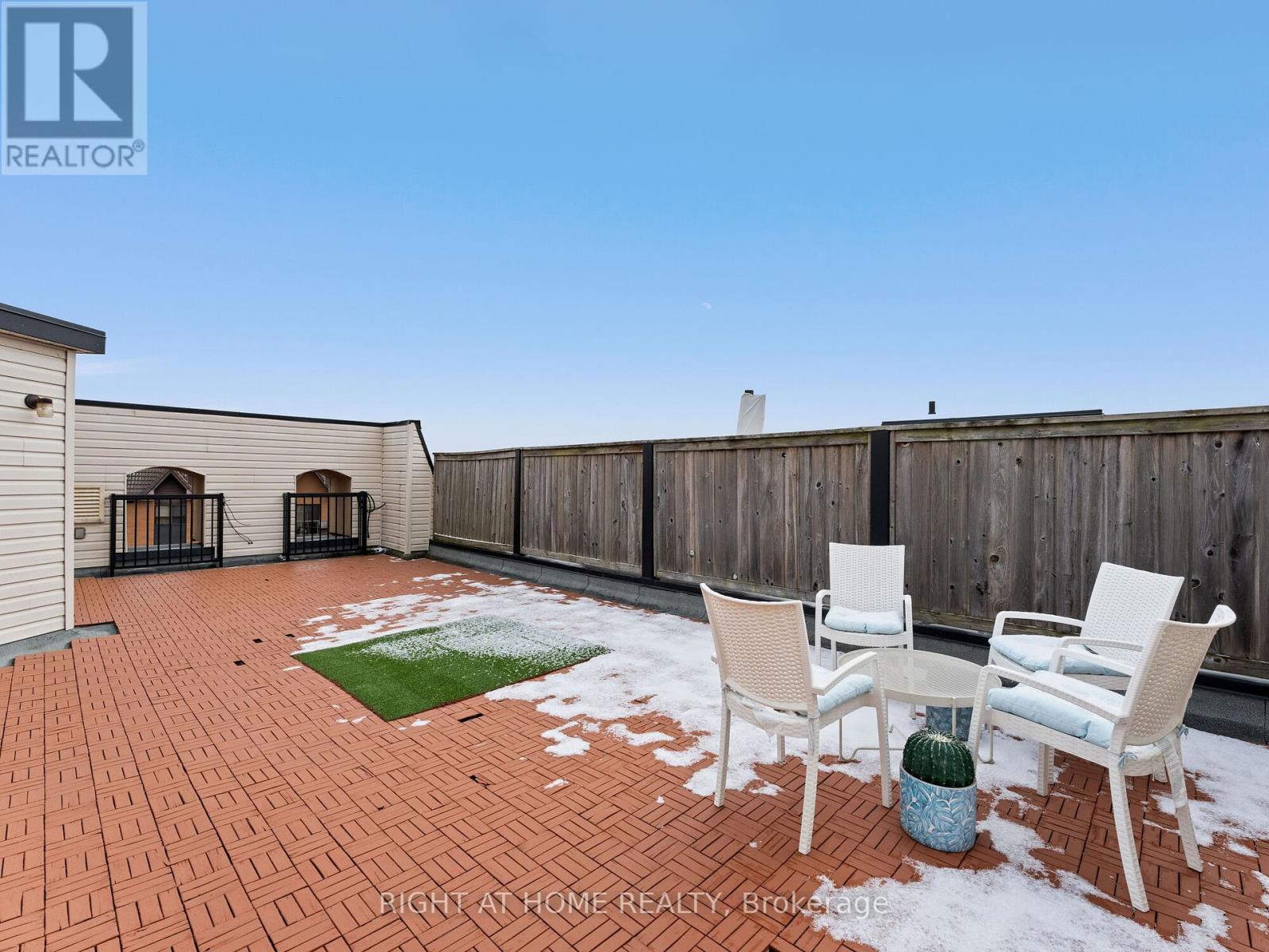 8 - 120 Bronte Road Property Photo 31