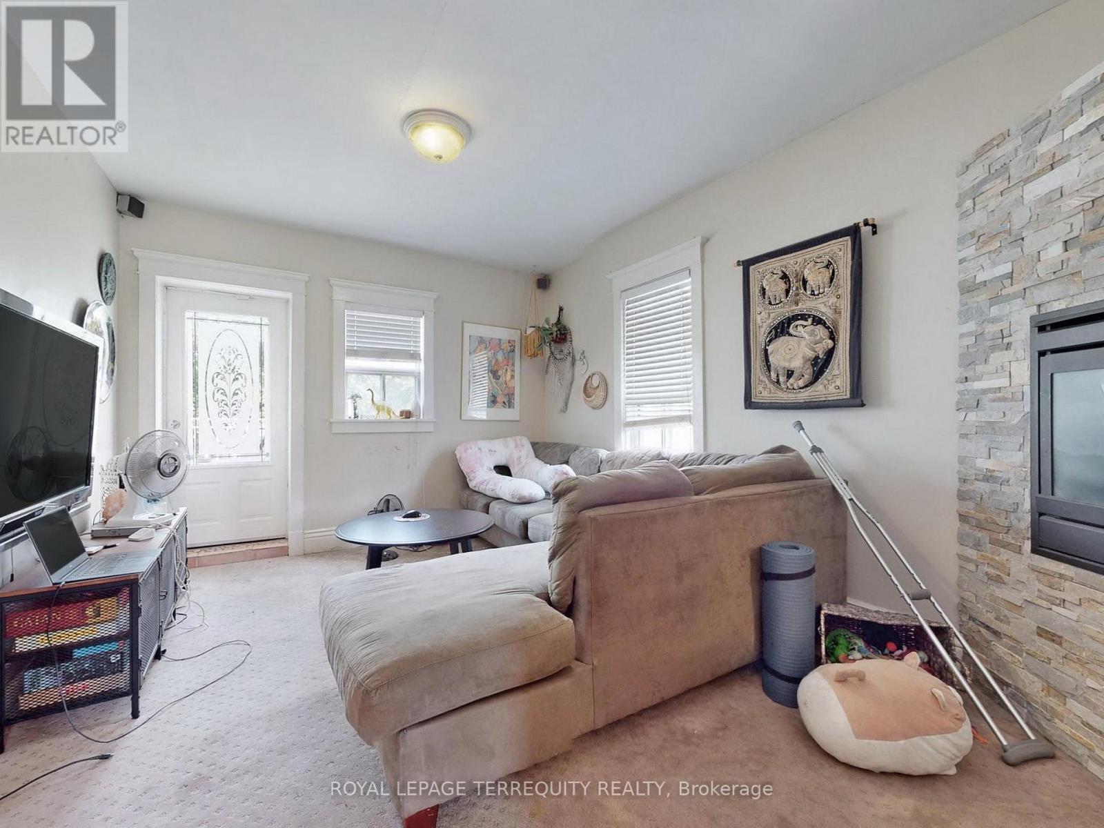 197 Park Lawn Road Property Photo 2