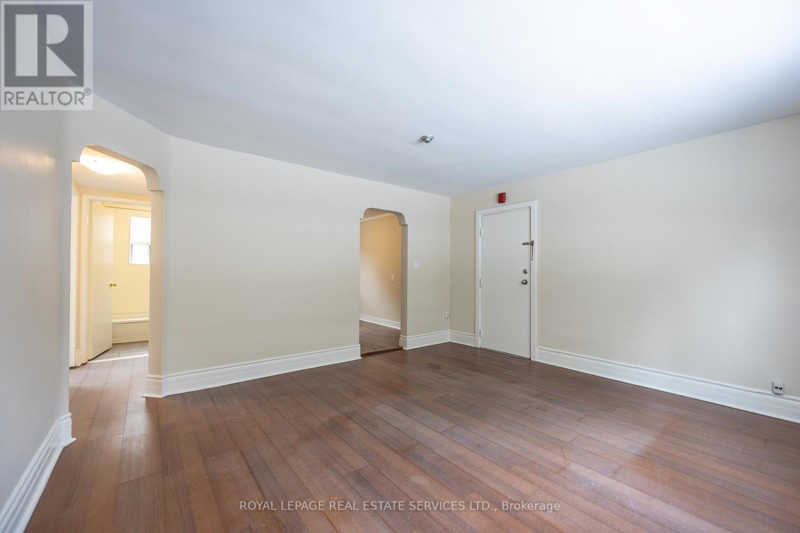 1 - 12 Cayuga Avenue Property Photo 2