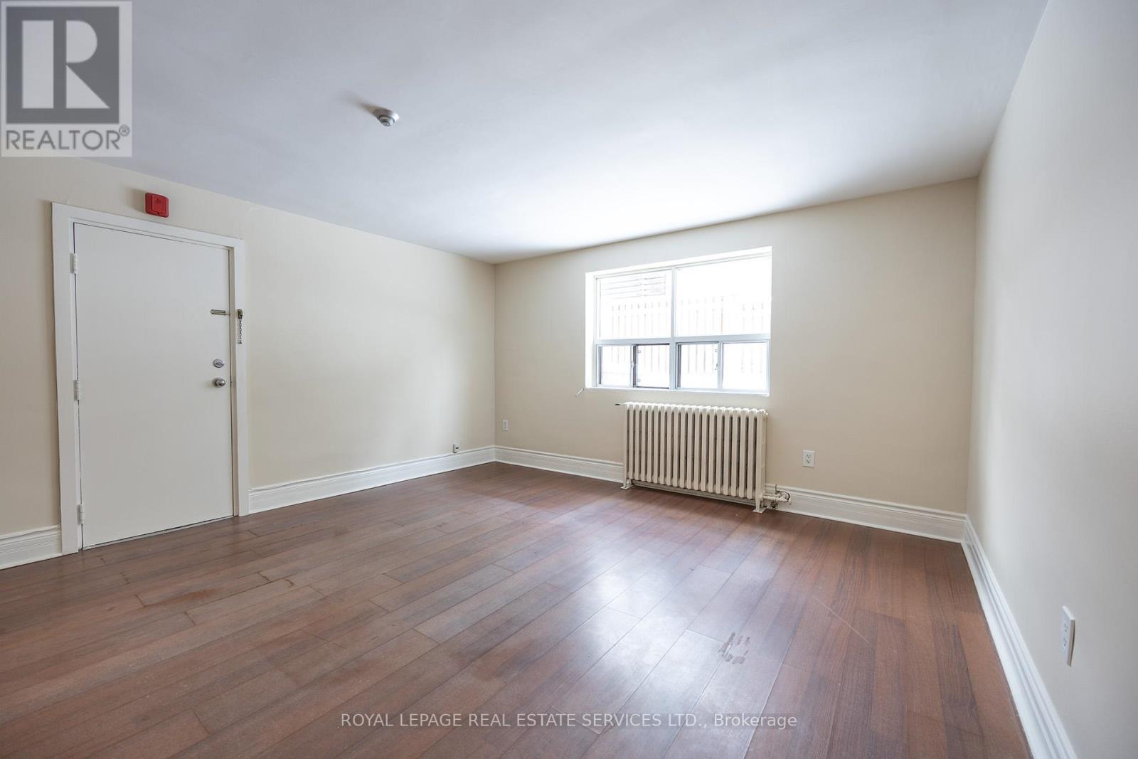 1 - 12 Cayuga Avenue Property Photo 3