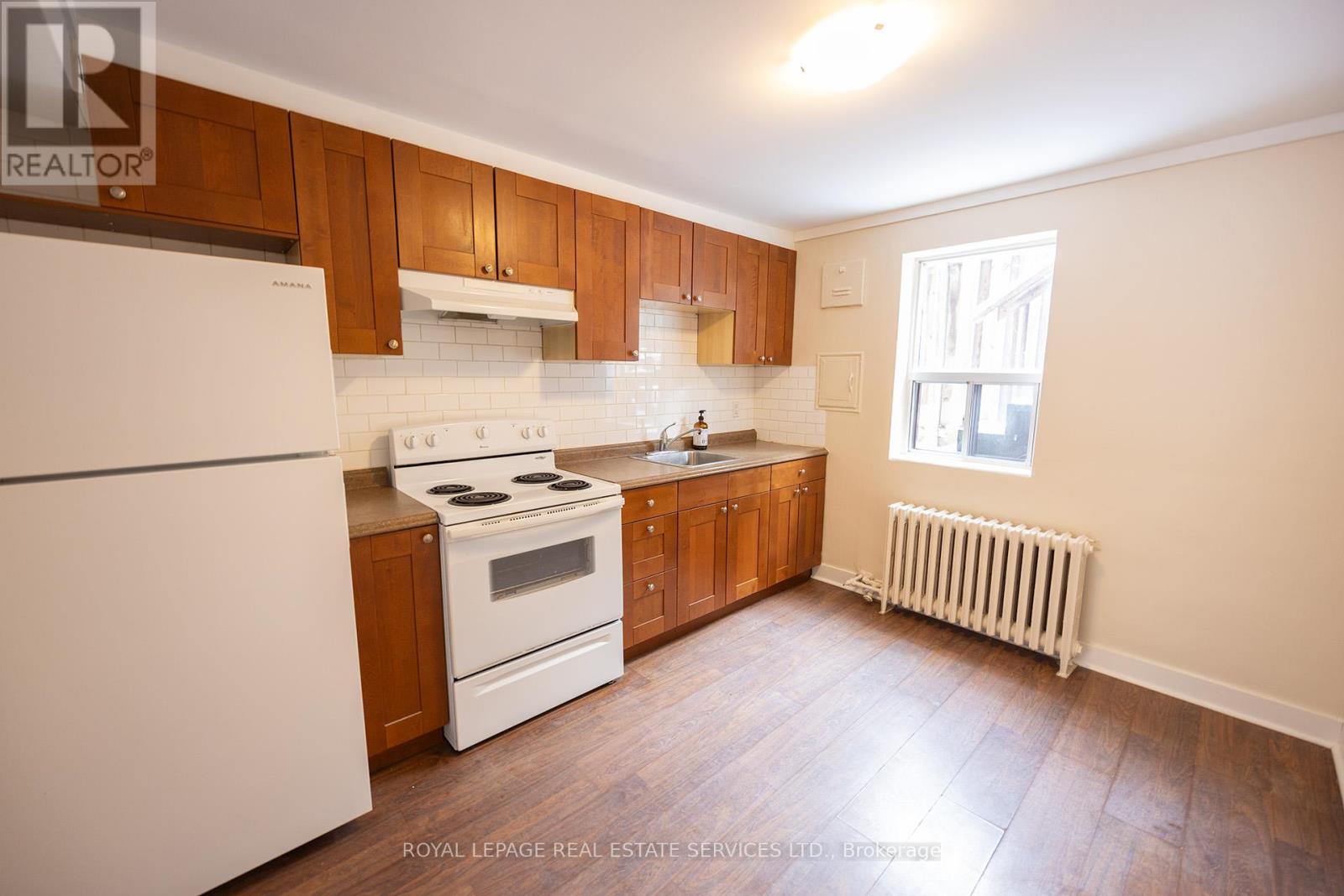 1 - 12 Cayuga Avenue Property Photo 6