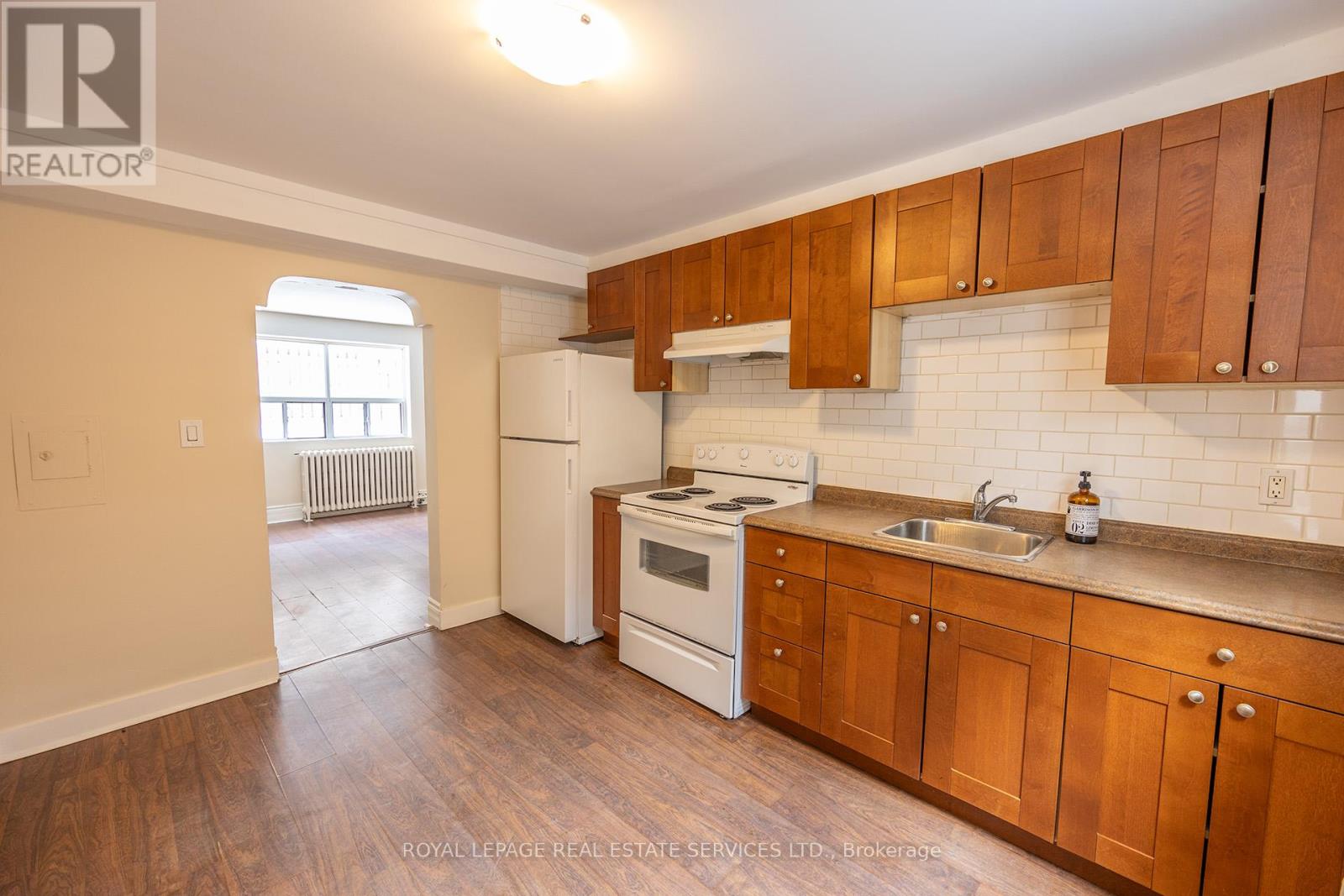 1 - 12 Cayuga Avenue Property Photo 7