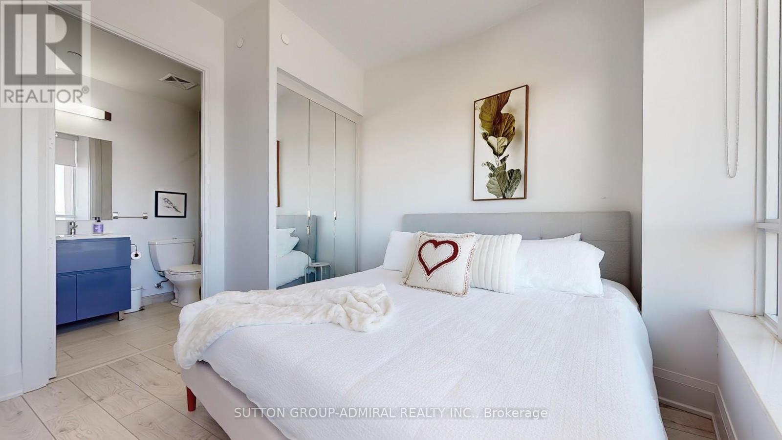 4205 - 36 Park Lawn Road Property Photo 17