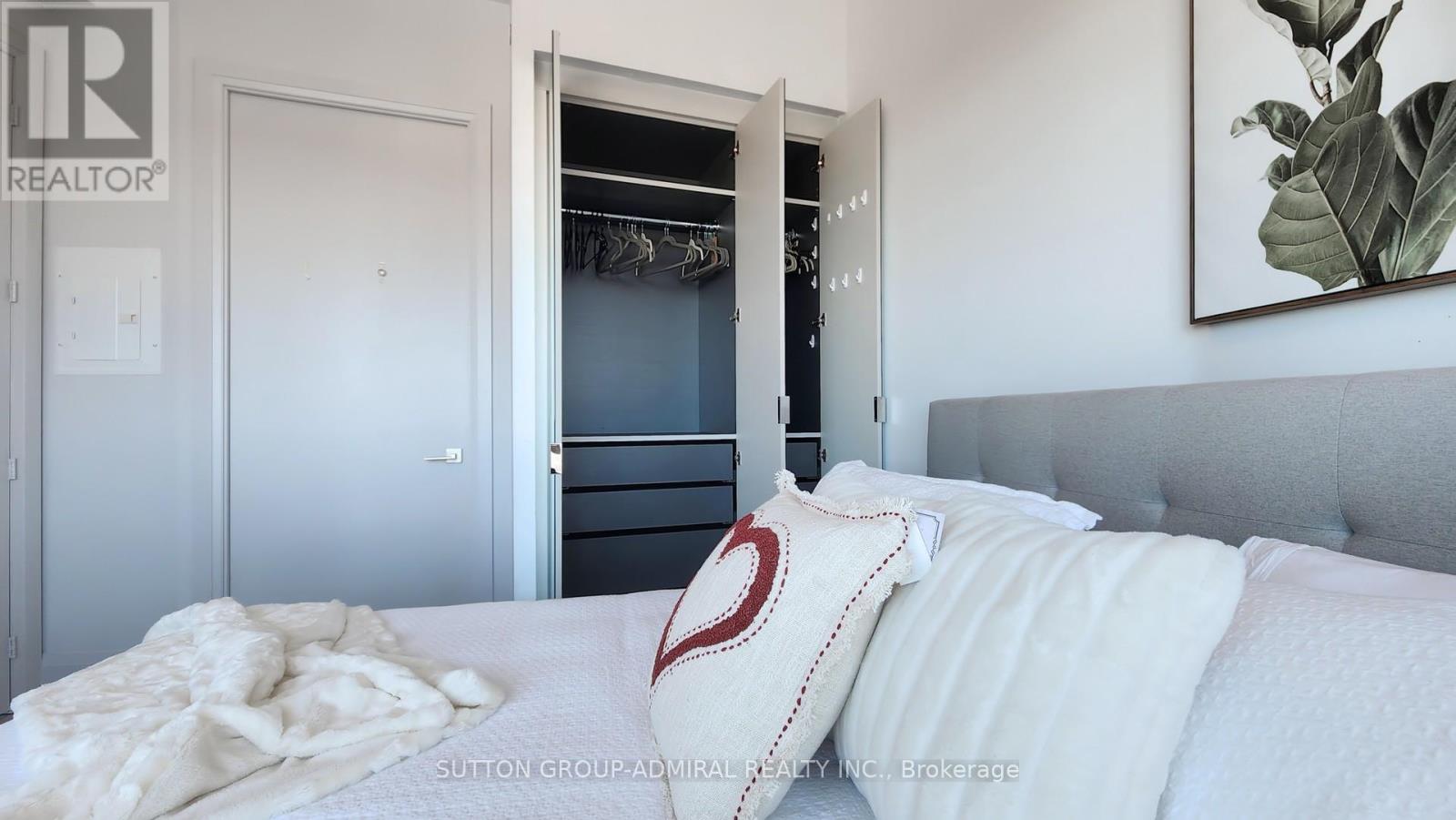 4205 - 36 Park Lawn Road Property Photo 19