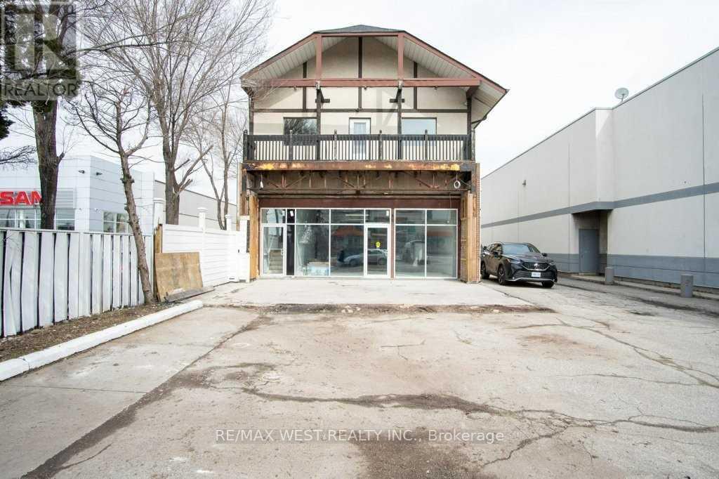 1 - 1340 The Queensway Avenue Property Photo