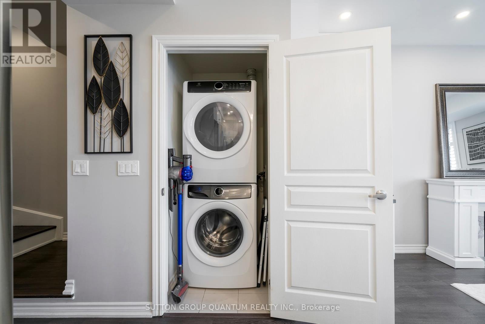 15 - 145 Long Branch Avenue Property Photo 17
