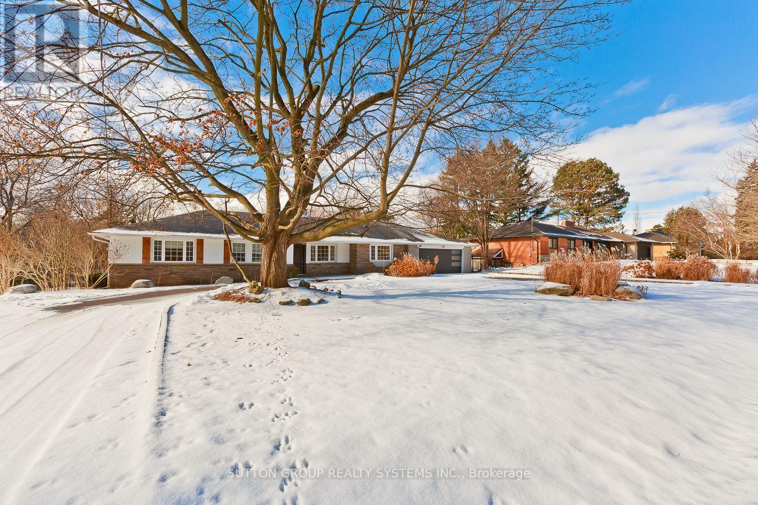 1606 Crediton Parkway E Property Photo 2
