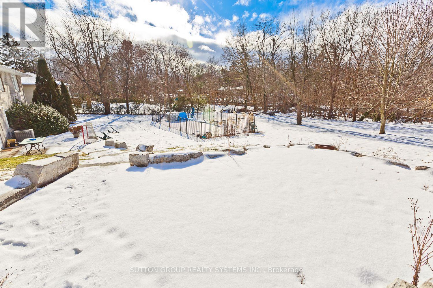 1606 Crediton Parkway E Property Photo 4
