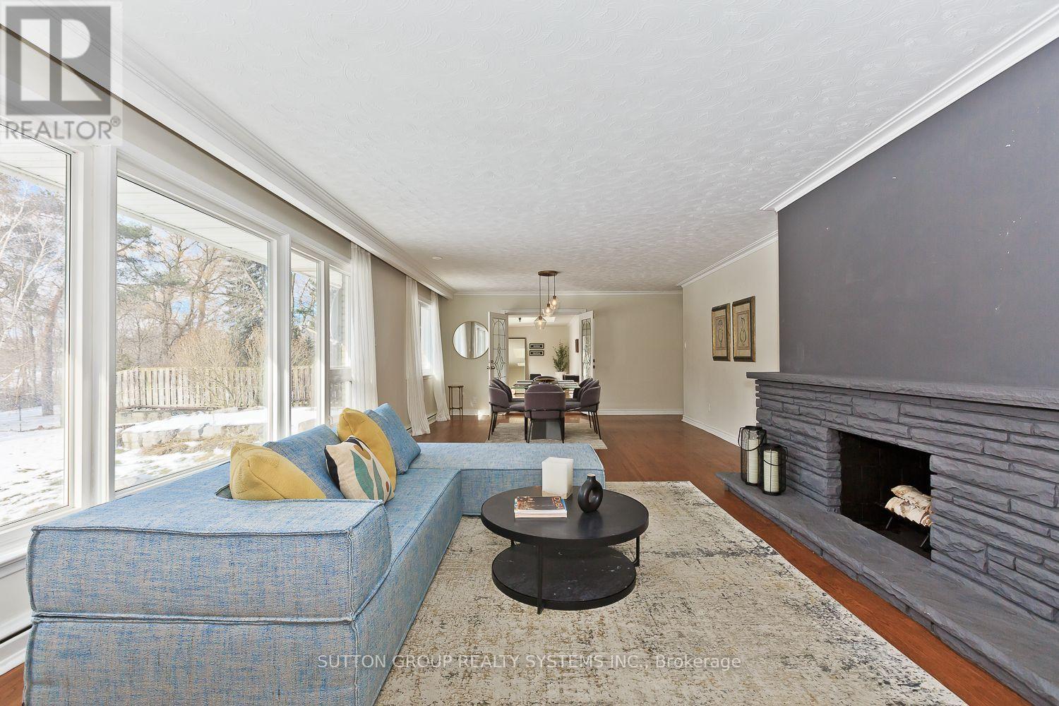 1606 Crediton Parkway E Property Photo 8