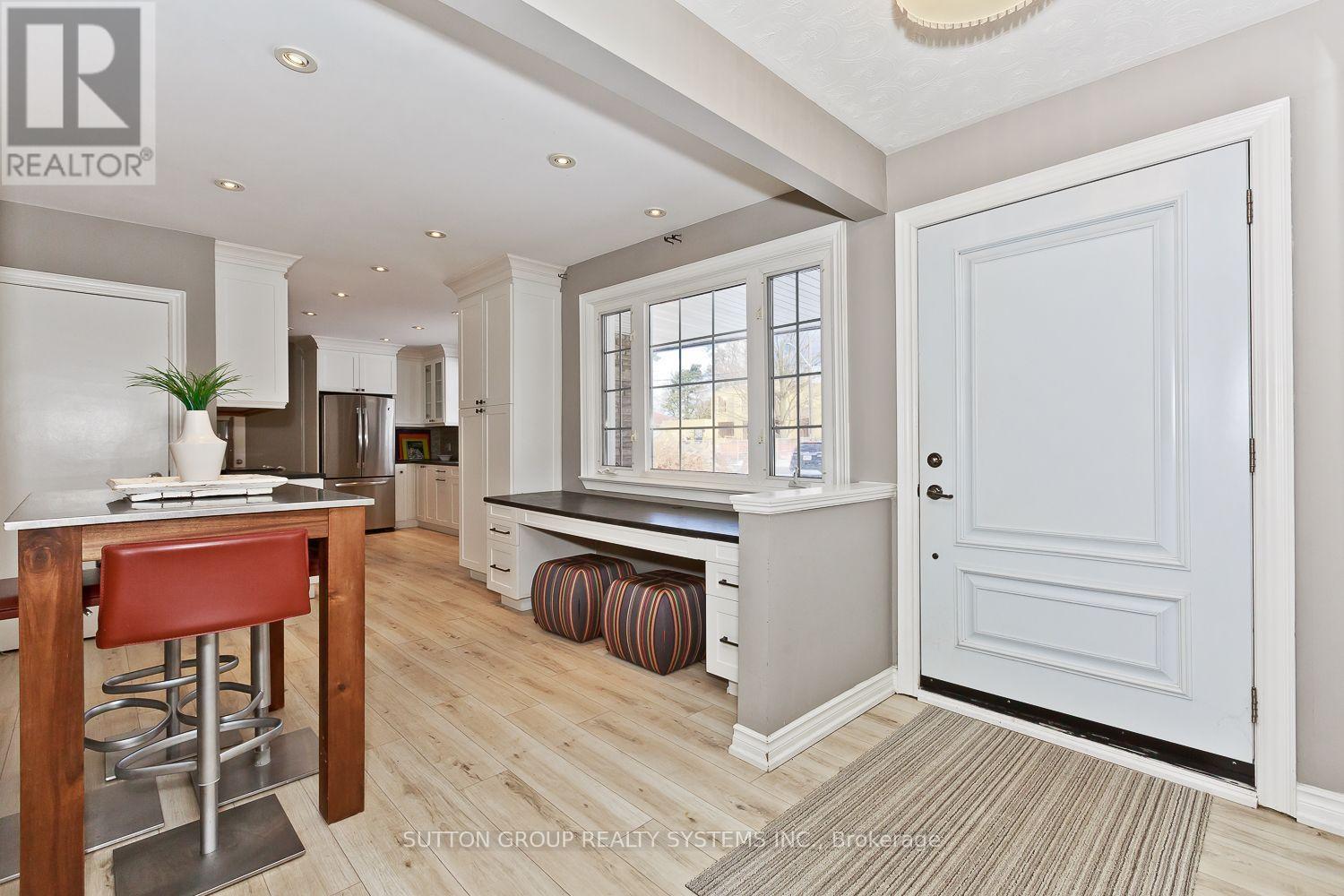 1606 Crediton Parkway E Property Photo 17