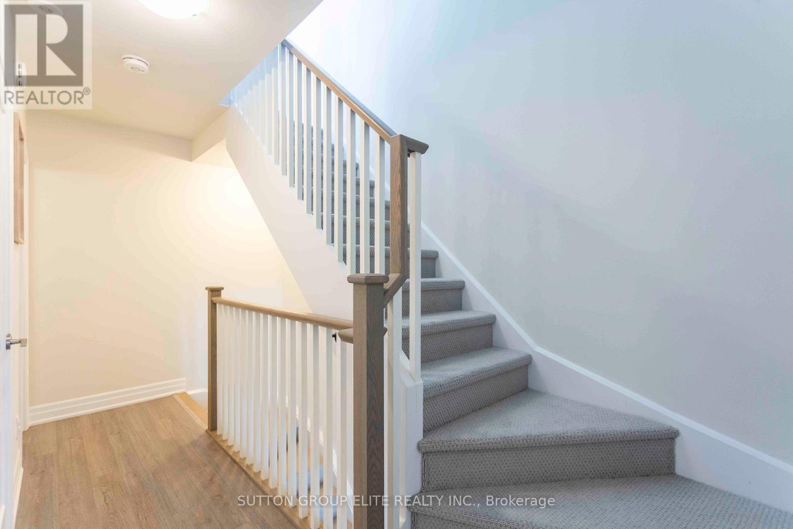 220 - 652 Cricklewood Drive Property Photo 14